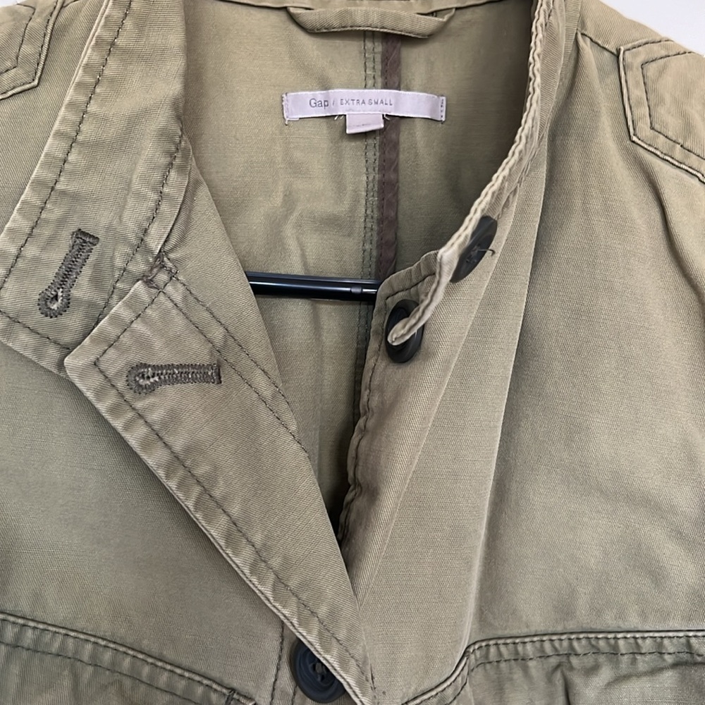 Gap jacket. - Picture 2 of 7